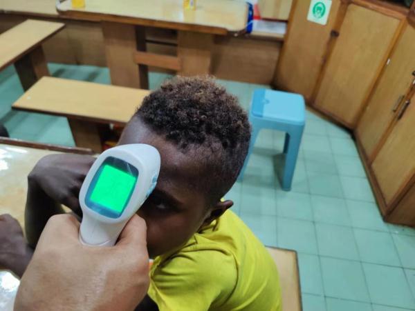 中国渔船圆满完成海上救援行动 被救人员亲笔书写感谢信 中国渔船圆满完成海上救援行动 被救人员亲笔书写感谢信