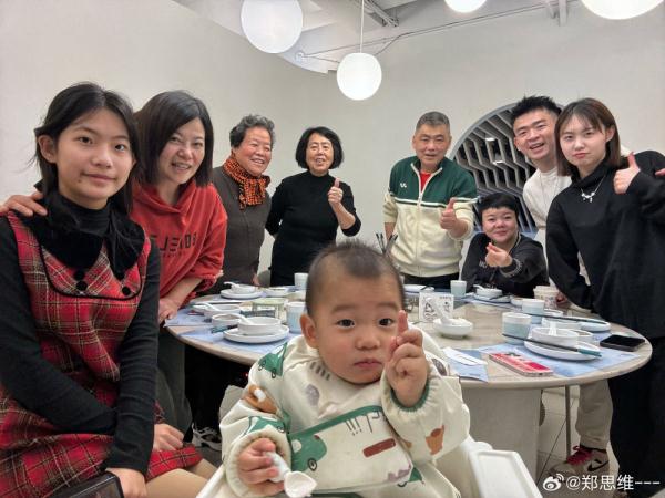 三八妇女节 郑思维最想感谢的三名女性是? 三八妇女节 郑思维最想感谢的三名女性是?