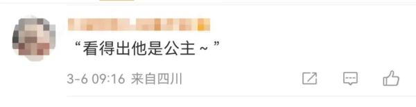 鸽子还会等红绿灯？河北男子骑摩托遛鸽子，惊呆路人！