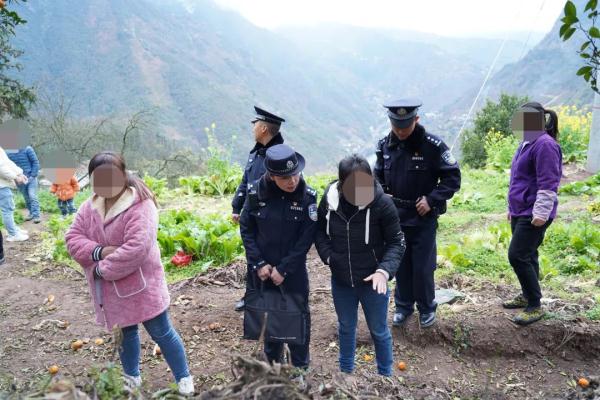 警中“铁娘子” 让“枫”警铿锵绽放