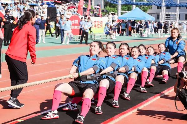 追光|十获拔河世界冠军 这群“铁娘子”是怎样炼成的? 追光|十获拔河世界冠军 这群“铁娘子”是怎样炼成的?