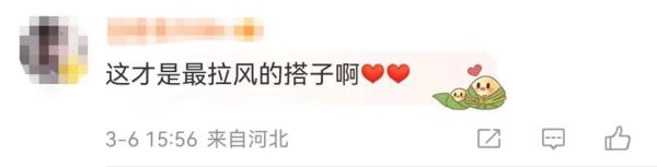 鸽子还会等红绿灯？河北男子骑摩托遛鸽子，惊呆路人！