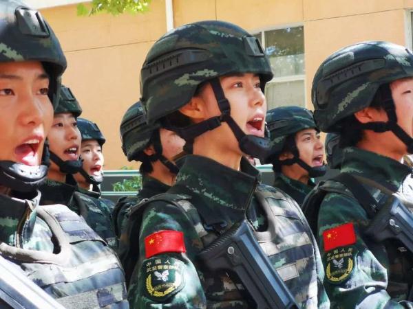 曾被三军仪仗队、海军陆战队选中的她，成了神枪手