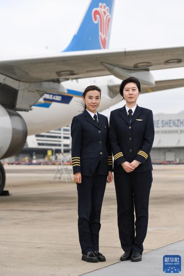 新华全媒＋丨冲上云霄吧！蓝天并蒂花