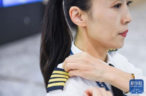 新华全媒＋丨冲上云霄吧！蓝天并蒂花