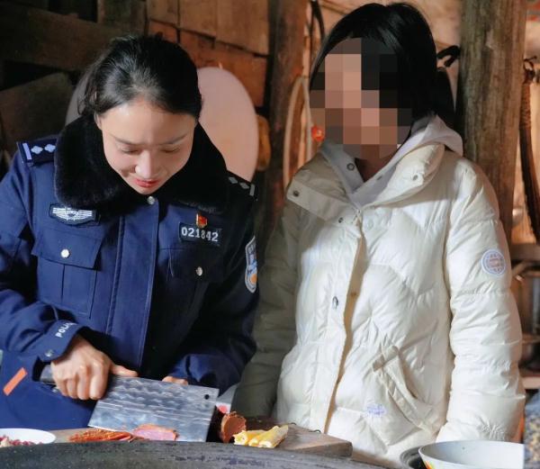 警中“铁娘子” 让“枫”警铿锵绽放