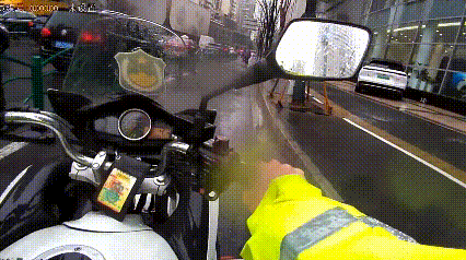 男民警突然收到一条短信:生了个女孩! 男民警突然收到一条短信:生了个女孩!