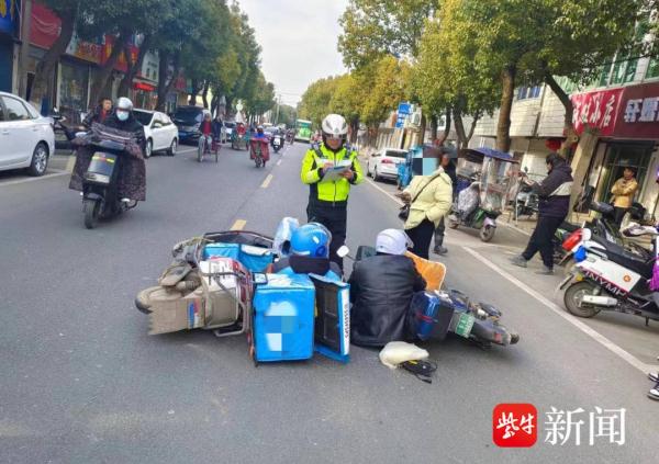 未观察突然起步，撞上路过电动车担全责