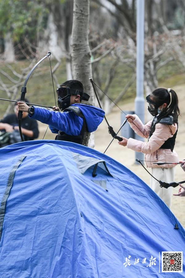 这一幕刷屏了！今天武汉人都在发朋友圈……