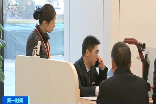 "狂飙"！最新官宣：上调！专家提醒