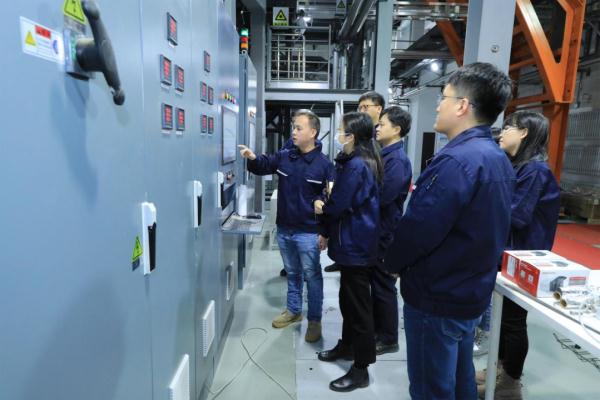 一只鸟有什么好看的？等等，这好像不是鸟！