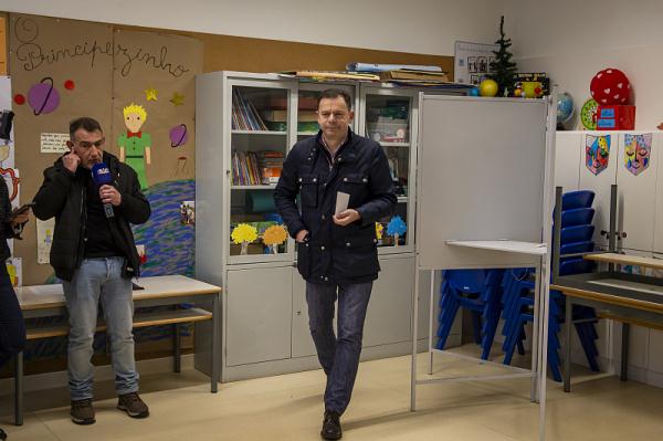 葡萄牙民主联盟领导人宣布在议会选举中获胜