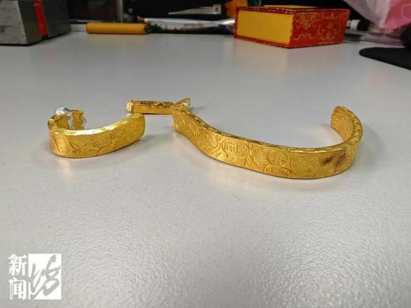 拉面师傅自制“金手镯”售价2万，拘！