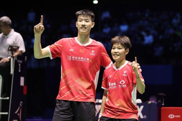 冯彦哲/黄东萍夺得法国羽毛球公开赛混双冠军 冯彦哲/黄东萍夺得法国羽毛球公开赛混双冠军