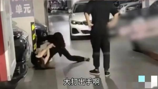 两女子大打出手，男子"误入镜头"遭网暴！当事人回应