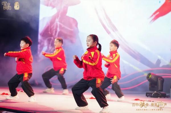 致敬中国武侠传奇！金庸百年诞辰主题晚会昨晚在海宁举行