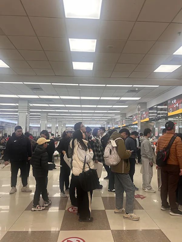 复旦食堂对外开放，干饭人冲了！