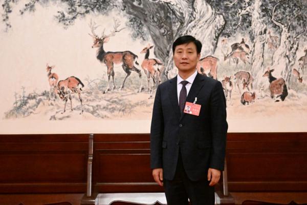 两会声音日记｜推进医疗和教育公平 代表如是说