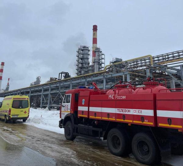 俄罗斯下诺夫哥罗德州遭袭起火的石油加工设施火情得到控制