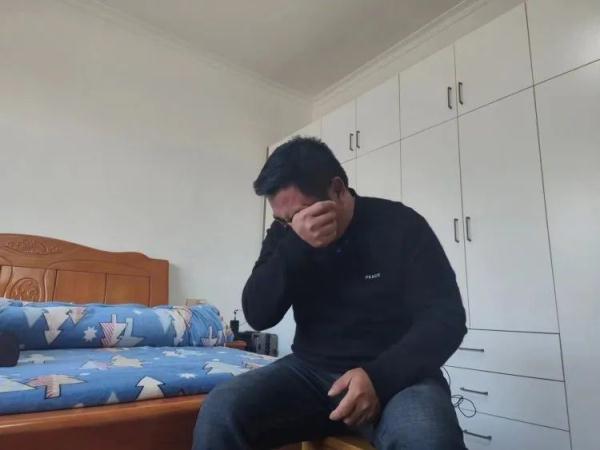 消息传来!他们已离婚!女方净身出户…… 消息传来!他们已离婚!女方净身出户……