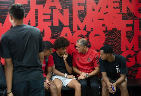 四分之一巴西人支持的足球队,如何搞青训? 四分之一巴西人支持的足球队,如何搞青训?