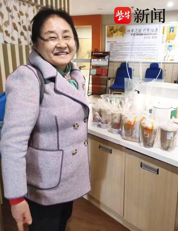 医院为92岁患者过生日，一杯奶茶表谢意