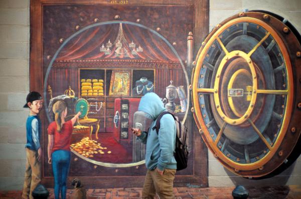 调查:近四成美国青少年自认用手机时间太多 调查:近四成美国青少年自认用手机时间太多