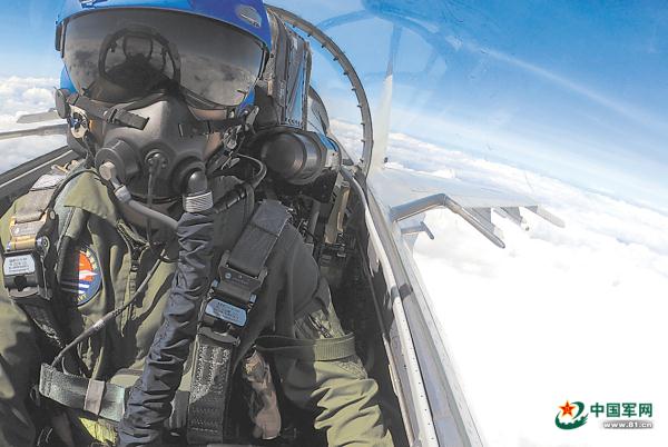 海军航空兵某旅开展空空导弹实射训练 海军航空兵某旅开展空空导弹实射训练