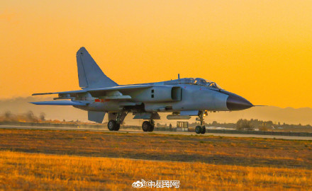 收藏!空军战鹰与朝霞共舞壁纸 收藏!空军战鹰与朝霞共舞壁纸