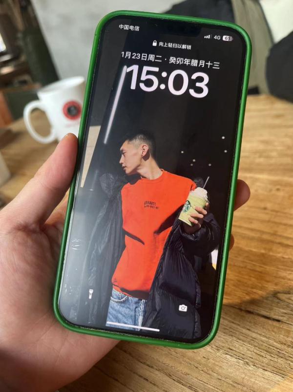 一个有30万粉丝的网红，孤独死去