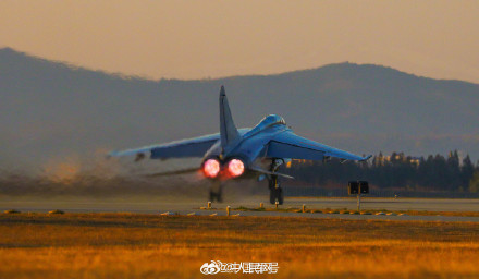 收藏!空军战鹰与朝霞共舞壁纸 收藏!空军战鹰与朝霞共舞壁纸