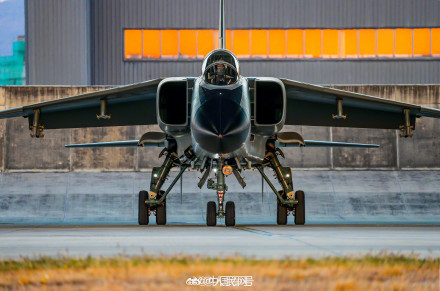 收藏!空军战鹰与朝霞共舞壁纸 收藏!空军战鹰与朝霞共舞壁纸