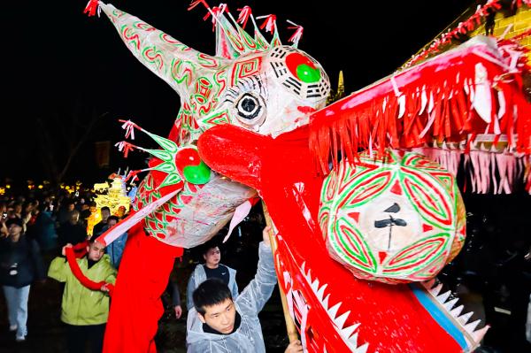 龙岩连城：二月二游南宋灯笼 古村古韵喜闹春田