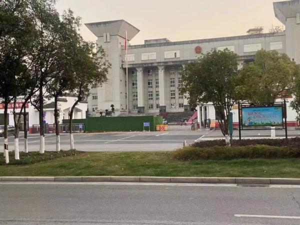 “结婚16年4娃非亲生”当事人已离婚，女方支付赔偿净身出户