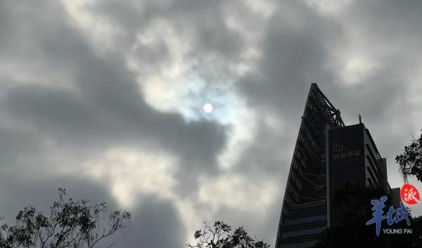 去年“干晴暖”今年“湿阴冷”,广州近期天气正常吗? 去年“干晴暖”今年“湿阴冷”,广州近期天气正常吗?