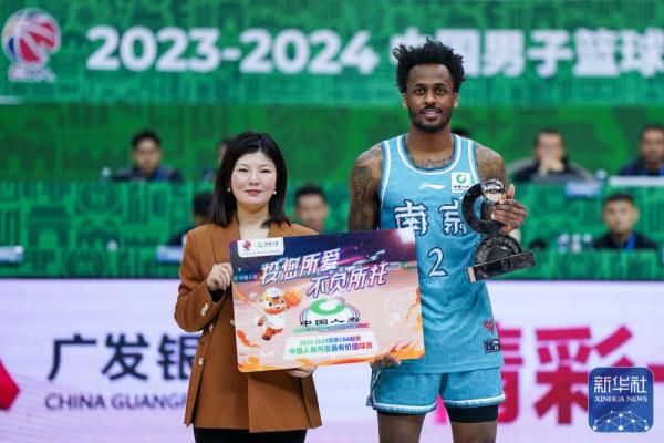 CBA常规赛｜南京头排苏酒胜天津先行者