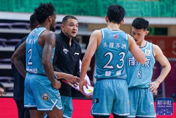 CBA常规赛｜南京头排苏酒胜天津先行者