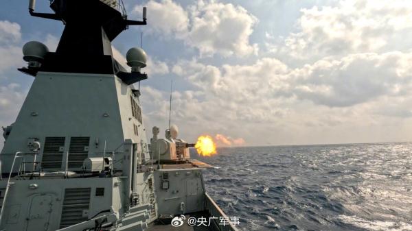 海军舰艇编队对岸应用射击训练