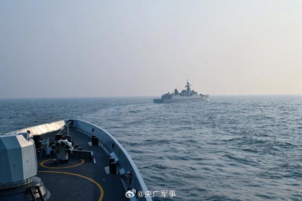 海军舰艇编队对岸应用射击训练