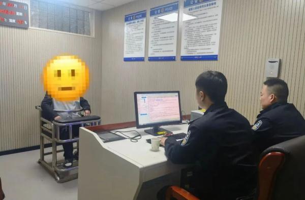 湖南一男子报警称被3名蒙面大汉抢劫,警方:自导自演,拘留! 湖南一男子报警称被3名蒙面大汉抢劫,警方:自导自演,拘留!