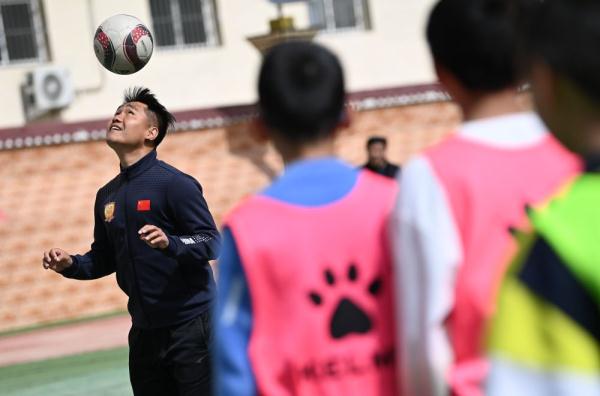 “狼娃”很忙!王尔卓拥抱退役后的火热生活 “狼娃”很忙!王尔卓拥抱退役后的火热生活