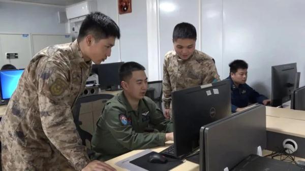 战机空中停车,“95后”的他7秒内3次放弃跳伞… 战机空中停车,“95后”的他7秒内3次放弃跳伞…