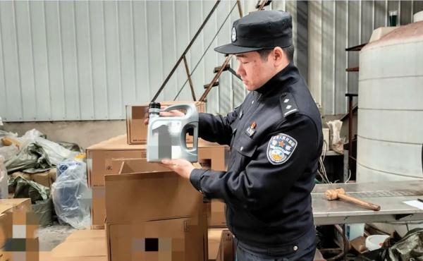 涉案200万!警方破获一起假冒机油案 涉案200万!警方破获一起假冒机油案