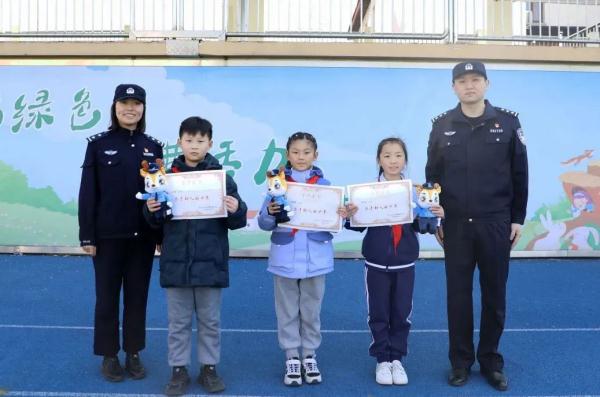 上演“教科书”式救援的3名小学生，找到了！