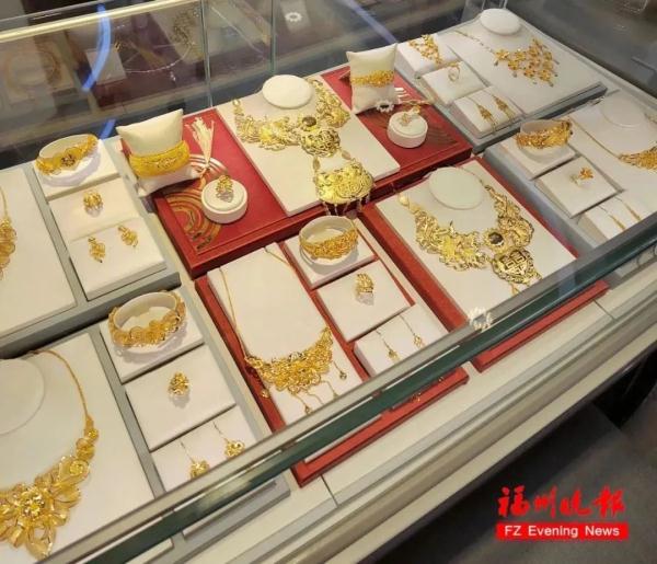 爆火！多家银行宣布：上调！福州不少人排队……