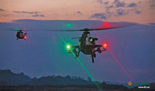 陆军某旅开展夜间飞行训练