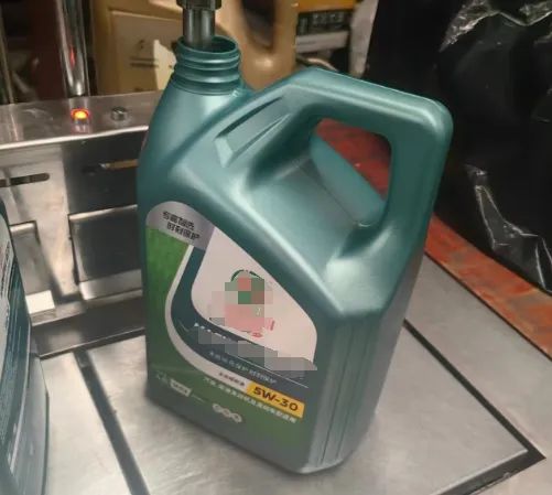 涉案200万!警方破获一起假冒机油案 涉案200万!警方破获一起假冒机油案