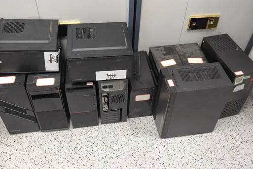 老板报复离职员工：“发现一个，打掉一个”警方：17人落网