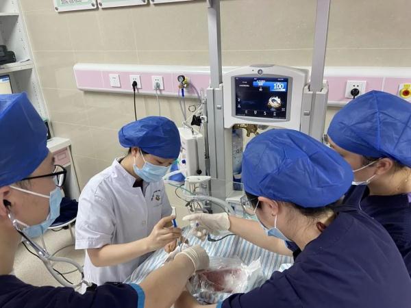 全国最小胎龄,出生才9两!奇迹宝宝出院了啦 全国最小胎龄,出生才9两!奇迹宝宝出院了啦