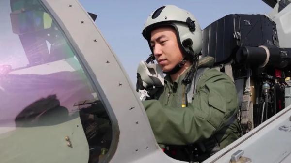 战机空中停车,“95后”的他7秒内3次放弃跳伞… 战机空中停车,“95后”的他7秒内3次放弃跳伞…